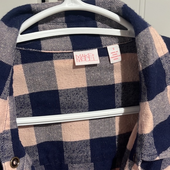 great condition flannel - Picture 2 of 4